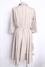画像2: axes femme / 柄切替イレヘムシャツワンピース  ベージュ S-26-10-16-053-AX-OP-HR-ZS (2)