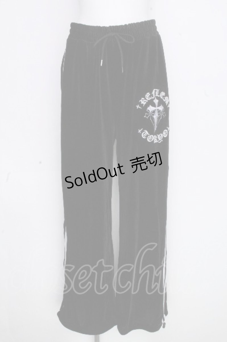 画像1: REFLEM / クロス刺繍ベロアパンツ  黒ｘ白 S-26-10-20-058-PU-CO-HR-ZS (1)