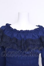 画像4: ATELIER PIERROT / Shirring princess sleeve blouse  紺 S-26-10-22-032-EL-BL-AS-ZS (4)