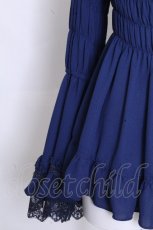 画像5: ATELIER PIERROT / Shirring princess sleeve blouse  紺 S-26-10-22-032-EL-BL-AS-ZS (5)