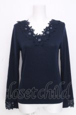 画像1: axes femme / 花レースVネックインナー  紺 S-26-10-28-014-AX-TO-HR-ZS (1)