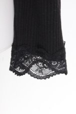 画像4: axes femme POETIQUE / デコルテレースリブカットソー  黒 S-26-10-28-017-AX-BL-HR-ZS (4)