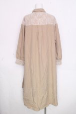 画像2: axes femme / フィッシュテールシャツワンピース  ベージュ S-26-10-28-021-AX-OP-HR-ZS (2)
