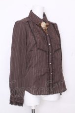 画像3: axes femme / 王冠ボタンストライプフリルブラウス  ブラウン S-26-10-29-017-AX-BL-HR-ZS (3)