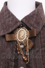 画像4: axes femme / 王冠ボタンストライプフリルブラウス  ブラウン S-26-10-29-017-AX-BL-HR-ZS (4)