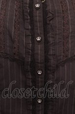 画像5: axes femme / 王冠ボタンストライプフリルブラウス  ブラウン S-26-10-29-017-AX-BL-HR-ZS (5)