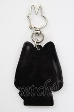 画像2: 【SALE】NieR CLOTHING / ラバーキーホルダー【モノクロ】 T-23-10-27-083-PU-ZA-IG-ZT575-F001 (2)