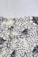 画像4: 【SALE】KANEKO ISAO / フラワー総柄スカート  アイボリーＸ黒 T-24-01-16-039-EL-SK-HD-ZT402 (4)