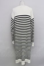 画像2: 【SALE】axes femme / 肩ボタンデザインボーダースリットワンピース M シロｘクロ T-24-01-19-003-AX-OP-YM-ZT395 (2)