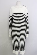 画像1: 【SALE】axes femme / 肩ボタンデザインボーダースリットワンピース M シロｘクロ T-24-01-19-003-AX-OP-YM-ZT395 (1)