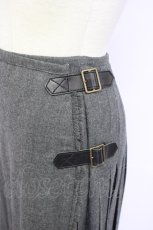 画像3: 【SALE】INGEBORG / ニットカメリア刺繍サイドベルトスカート  グレーＸ白 T-24-01-24-038-LO-SK-HD-ZT146 (3)