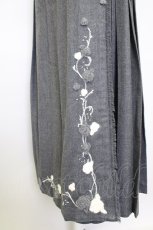 画像4: 【SALE】INGEBORG / ニットカメリア刺繍サイドベルトスカート  グレーＸ白 T-24-01-24-038-LO-SK-HD-ZT146 (4)