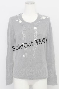 INGEBORG / カメリアニットカーディガン  グレーＸ白 T-24-02-04-019-LO-TO-HD-ZT254