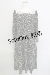 an another angelus / レース衿小花柄ロングワンピース  黒 T-24-02-06-052-CA-OP-HD-ZT226