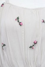 画像4: 【SALE】F&A / フラワー刺繍チュールキャミワンピース  アイボリー T-24-02-07-011-LO-OP-HD-ZT099 (4)