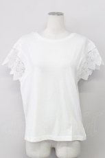 画像1: 【SALE】E hyphen world gallery PEACE / 袖ギザギザレースプルオーバー  シロ T-24-03-19-033-LO-TS-IG-ZT414 (1)