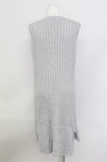 画像2: 【SALE】E hyphen world gallery / ノースリーブリブ編みＩラインワンピース  グレー T-24-03-21-023-LO-OP-IG-ZT128 (2)