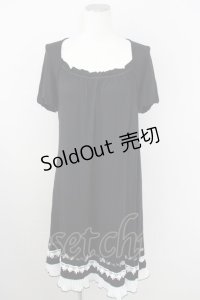 Ozz oneste /裾薔薇刺繍パフ袖ワンピース  黒 T-24-08-02-022-OO-OP-SZ-ZT337
