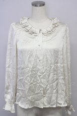 画像1: 【SALE】Fi.n.t / プリーツ襟サテンブラウス  ベージュ T-24-12-02-009-CA-BL-SA-ZT347 (1)