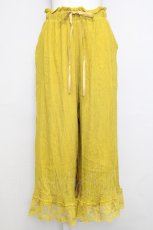画像1: 【SALE】axes femme / 裾レース楊柳ワイドパンツ  イエロー T-25-01-10-035-AX-PA-HD-ZT002 (1)