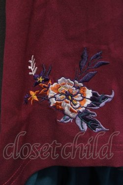 画像4: Ozz oneste / 椿刺繍プリーツ袴風スカート  赤X緑 T-25-01-20-030-OO-SK-SA-ZI