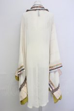 画像2: Ozz oneste /  チャイナタッセル着物袖ロングカーディガン  アイボリー T-25-01-20-016-OO-TO-SA-ZI (2)