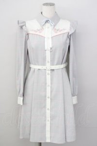 Secret Honey / フロント刺繍グレンチェックシャツワンピース  グレー T-25-01-24-010-CA-OP-SA-ZT330