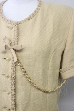 画像4: INGEBORG / チェーン付き半袖ノーカーラージャケット  ベージュ T-25-01-31-014-LO-JA-SA-ZT374
