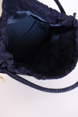 画像4: INGEBORG / チャーム付き巾着ハンドバッグ  ネイビー T-25-02-06-042-LO-BG-SA-ZT433