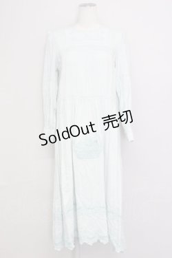画像1: Cherir la femme / バスケット刺繍長袖ワンピース  サックス T-25-02-21-020-LO-OP-SA-ZI