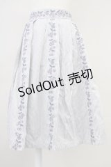 Fi.n.t / フルーツ刺繍ストライプスカート  ブルー T-25-03-14-027-CA-SK-SA-ZT