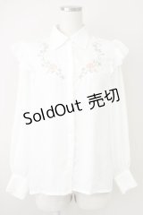 an another angelus / シュラブローズ刺繍シャツ  白 T-25-03-14-005-CA-BL-SA-ZI
