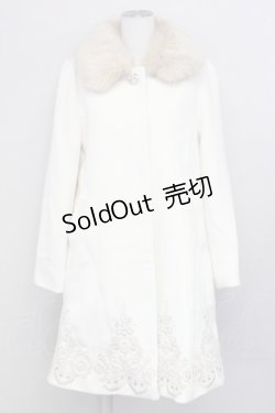画像1: axes femme / オーナメント刺繍入りコート  白 T-25-03-15-031-AX-CO-SA-ZT