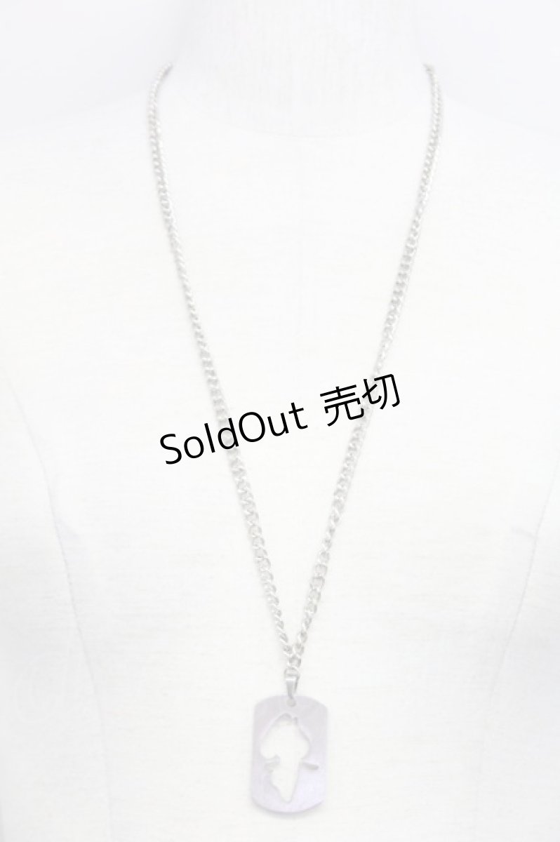 画像1: 【SALE】NieR CLOTHING / シルエットNieRちゃんモチーフネックレス  シルバー T-25-03-15-041-PU-AC-SA-ZT422-F008 (1)