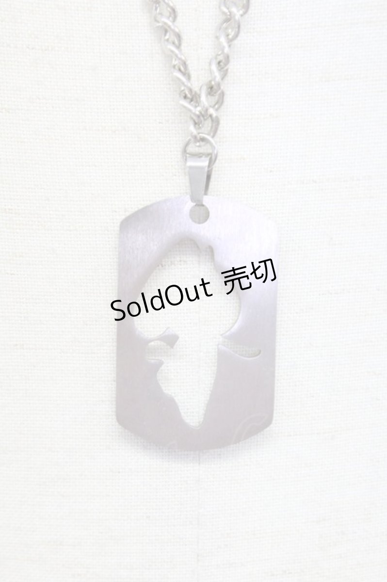 画像2: 【SALE】NieR CLOTHING / シルエットNieRちゃんモチーフネックレス  シルバー T-25-03-15-041-PU-AC-SA-ZT422-F008 (2)