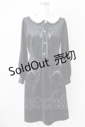 axes femme POETIQUE / ポケット刺繍ベロアワンピース  黒Ｘ白 T-25-03-17-020-AX-OP-SA-ZI