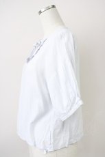 画像3: Fi.n.t / ヨークフルーツ刺繍ブラウス  サックス T-25-03-17-006-CA-BL-SA-ZI (3)