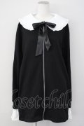KRY CLOTHING / 「NUTOKUCHO」レースアップスリーブ襟リボンワンピ  ブラック×ホワイト T-25-03-20-014-EL-OP-SA-ZT001