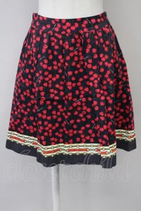 Franche Lippee / チェリー柄スカート  黒Ｘ赤 T-25-03-26-026-LO-SK-SA-ZI