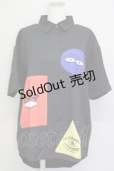 NieR Clothing / UNISEX SHIRT【EYE】  黒Ｘ青Ｘ赤Ｘ色 T-25-03-26-011-PU-BL-SA-ZI