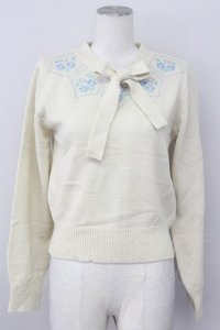 F&A / 刺繍&ボウタイニット  オフホワイト T-25-03-30-003-LO-TO-SA-ZT089
