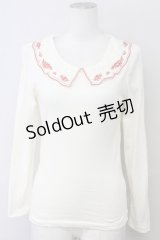 Fi.n.t / お皿刺繍衿ロンT  オフホワイト×レッド T-25-03-30-006-CA-TO-SA-ZT