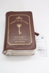 axes femme / 洋書風デザインポーチ  茶 T-25-04-20-025-AX-ZA-SA-ZI