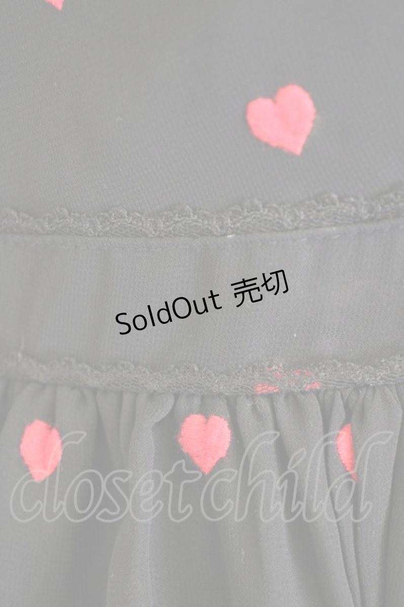 画像8: Angelic Pretty / Petit Heartジャンパースカート  黒ｘ赤 T-25-04-20-002-AP-OP-SA-ZI (8)