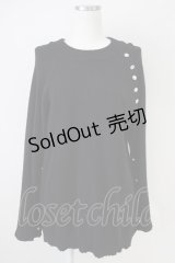 axes femme / アソート釦付スリット袖ニット  黒 T-25-04-21-018-AX-TO-SA-ZI