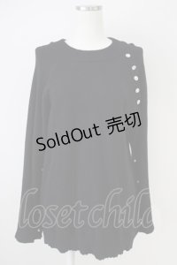 axes femme / アソート釦付スリット袖ニット  黒 T-25-04-21-018-AX-TO-SA-ZI