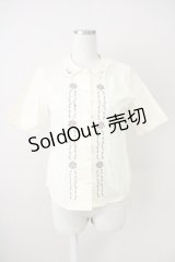 Fi.n.t / フロント小花刺繍ブラウス  アイボリー T-25-04-21-004-CA-BL-SA-ZI