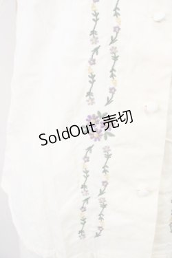 画像4: Fi.n.t / フロント小花刺繍ブラウス  アイボリー T-25-04-21-004-CA-BL-SA-ZI