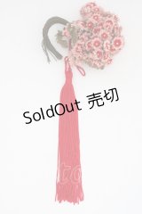 WONDERFUL WORLD / タッセル付小花コサージュ  ピンク T-25-04-25-024-LO-ZA-SA-ZT