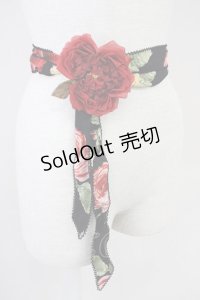 WONDERFUL WORLD / バラコサージュ付きサッシュベルト  ブラック×レッド T-25-04-25-002-LO-ZA-SA-ZT